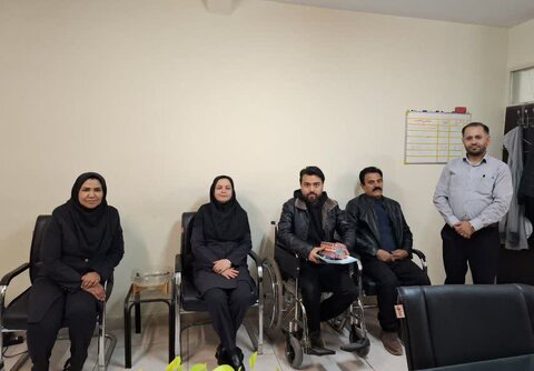 تقدیر از دانشجوی نخبه تحت پوشش بهزیستی شهرستان البرز به مناسبت روز دانشجو