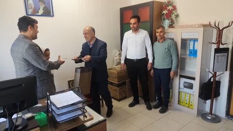 گزارش تصویری| تجلیل از خدمات حسابدار و عامل ذیحساب بهزیستی شهرستان هریس