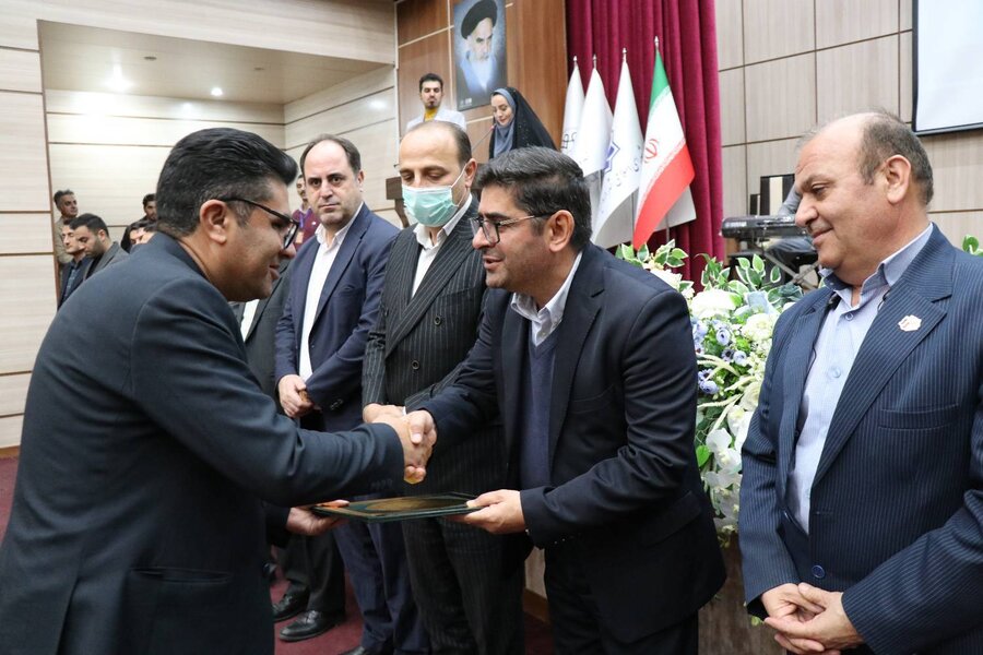 تجلیل از توانخواهان موفق و تاکید بر حمایت همهجانبه از جامعه هدف