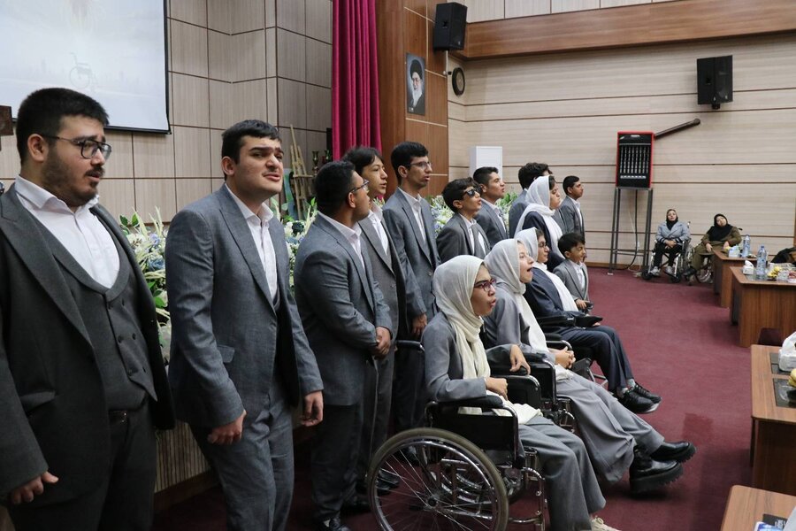 تجلیل از توانخواهان موفق و تاکید بر حمایت همهجانبه از جامعه هدف