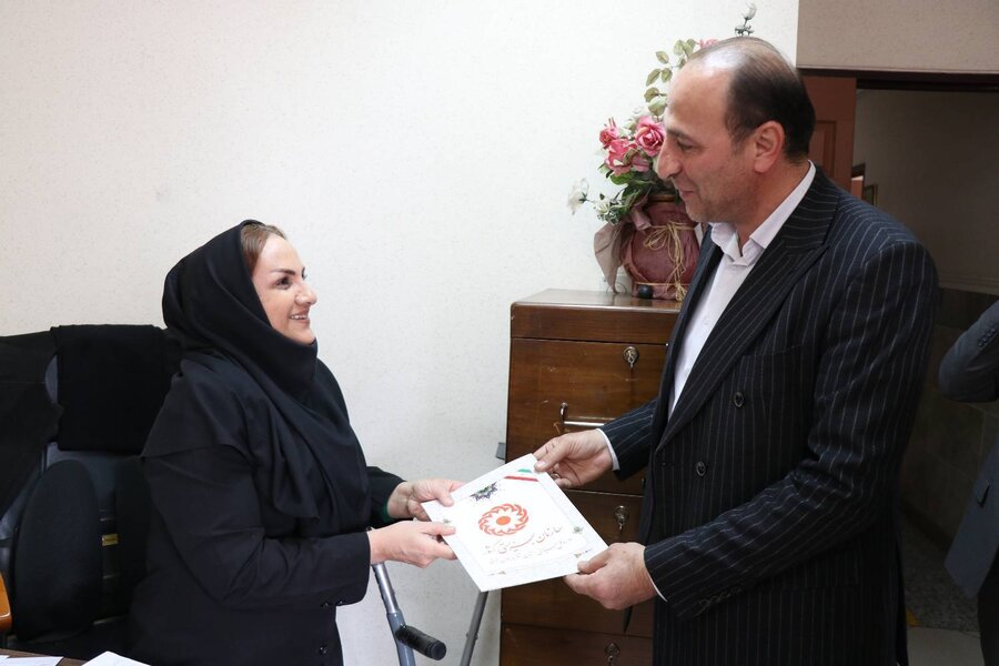 دیدار صمیمانه مدیرکل بهزیستی آذربایجان غربی با همکاران دارای معلولیت و تجلیل از تلاشهای جهادی آنان