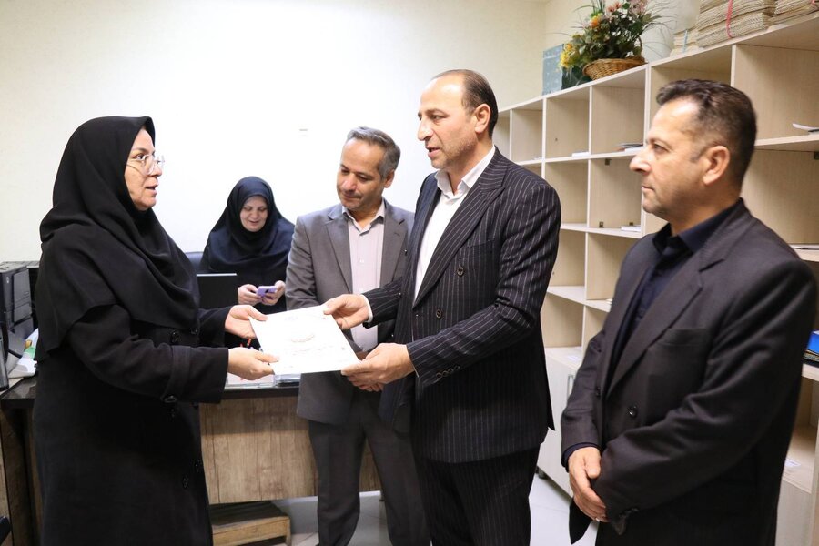 دیدار صمیمانه مدیرکل بهزیستی آذربایجان غربی با همکاران دارای معلولیت و تجلیل از تلاش‌های جهادی آنان