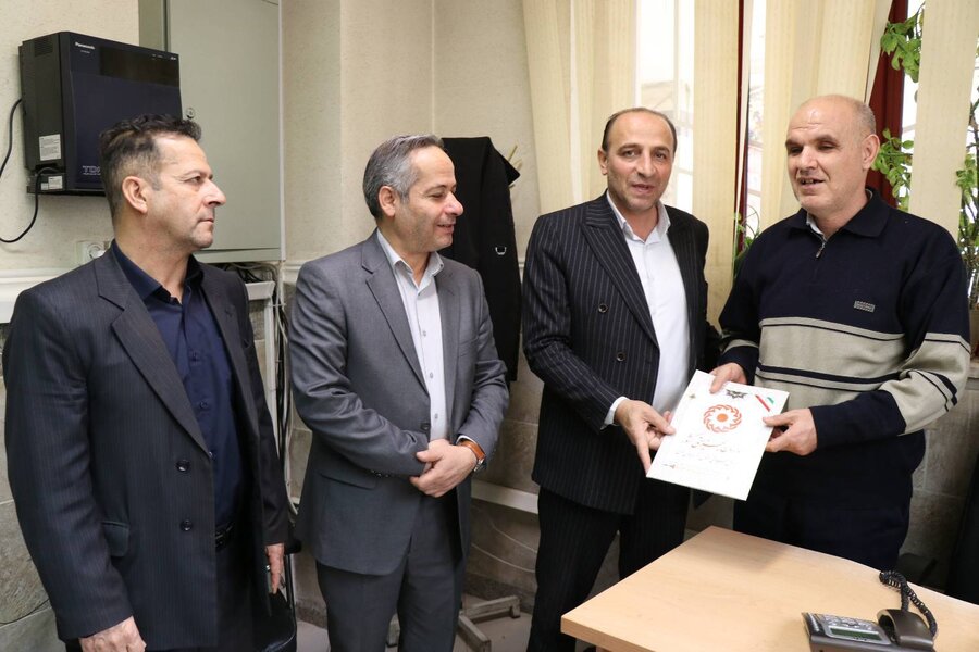 دیدار صمیمانه مدیرکل بهزیستی آذربایجان غربی با همکاران دارای معلولیت و تجلیل از تلاش‌های جهادی آنان