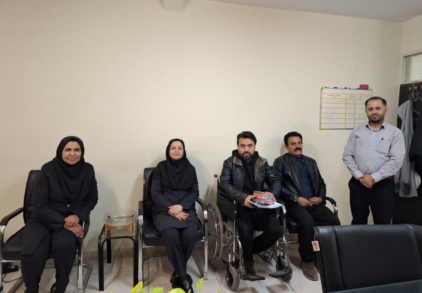 تقدیر از دانشجوی نخبه تحت پوشش بهزیستی شهرستان البرز به مناسبت روز دانشجو  