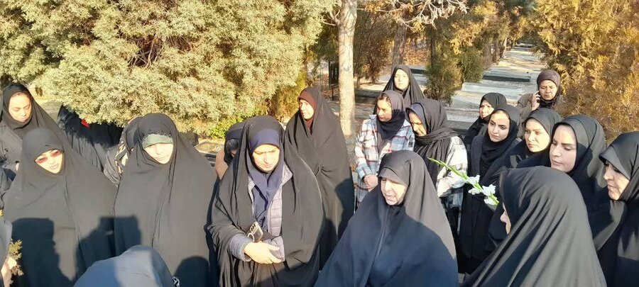 مراسم تجدید میثاق بانوان بهزیستی آذربایجان‌غربی با آرمان‌های شهدا در آستانه فرا رسیدن هفته بزرگداشت مقام مادر و روز زن