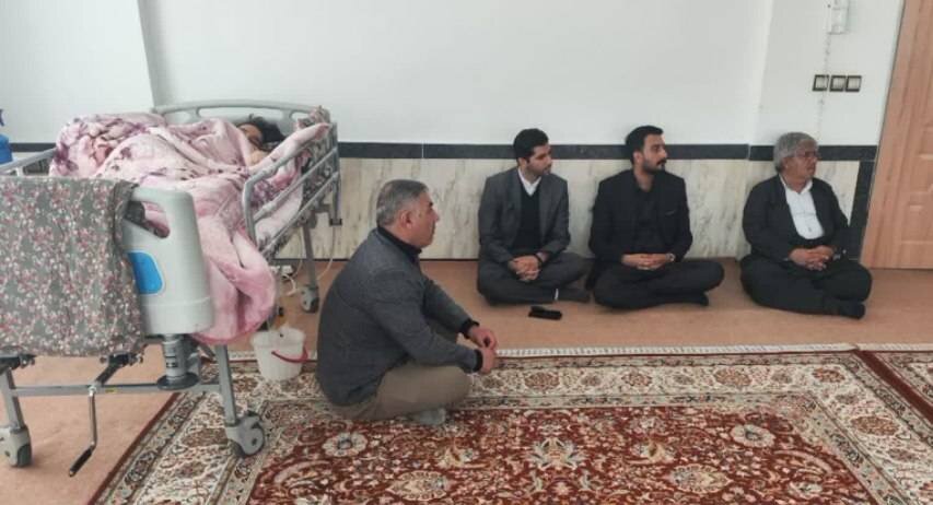 بازدید رئیس بهزیستی پیرانشهر از منزل مددجوی بسترگرا
