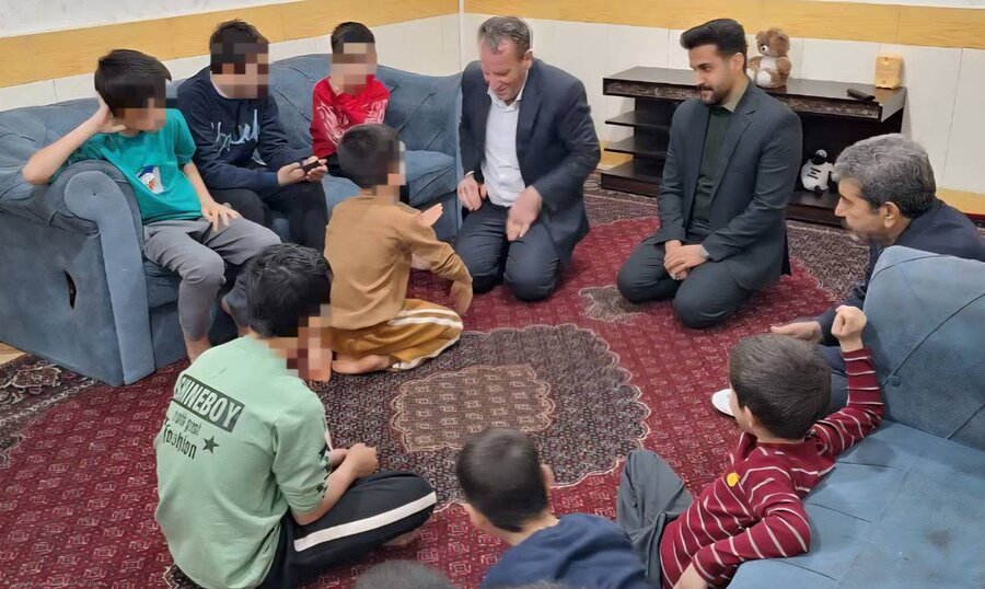 دیدار معاون دادستان میاندوآب با فرزندان خانه کودکان گلستان ارم