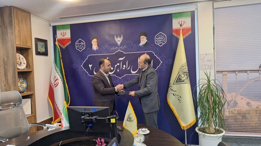 دیدار مدیرکل بهزیستی گیلان با مدیرکل راه‌آهن شمال ۲ / تأکید بر توسعه خدمات و استانداردسازی برای افراد سالمند و توان‌خواه