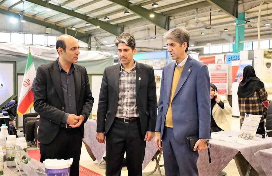 بازدید مدیرکل بهزیستی از نمایشگاه پژوهش و فناوری