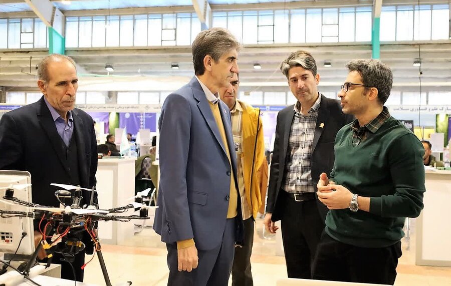 بازدید مدیرکل بهزیستی از نمایشگاه پژوهش و فناوری