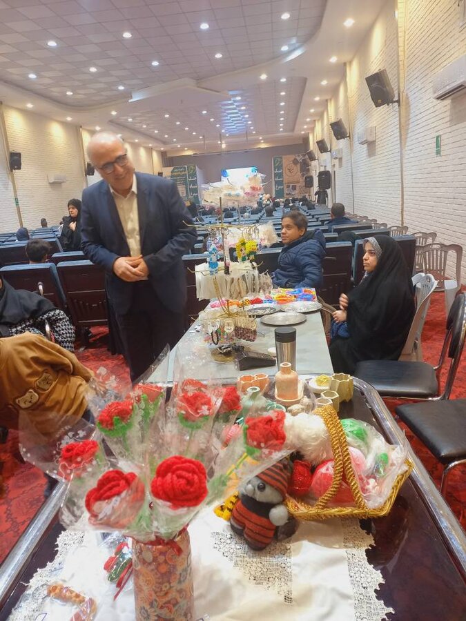 طبس/برگزاری جشن با شکوه و تقدیر از افراد دارای معلولیت با موفقيت های شاخص