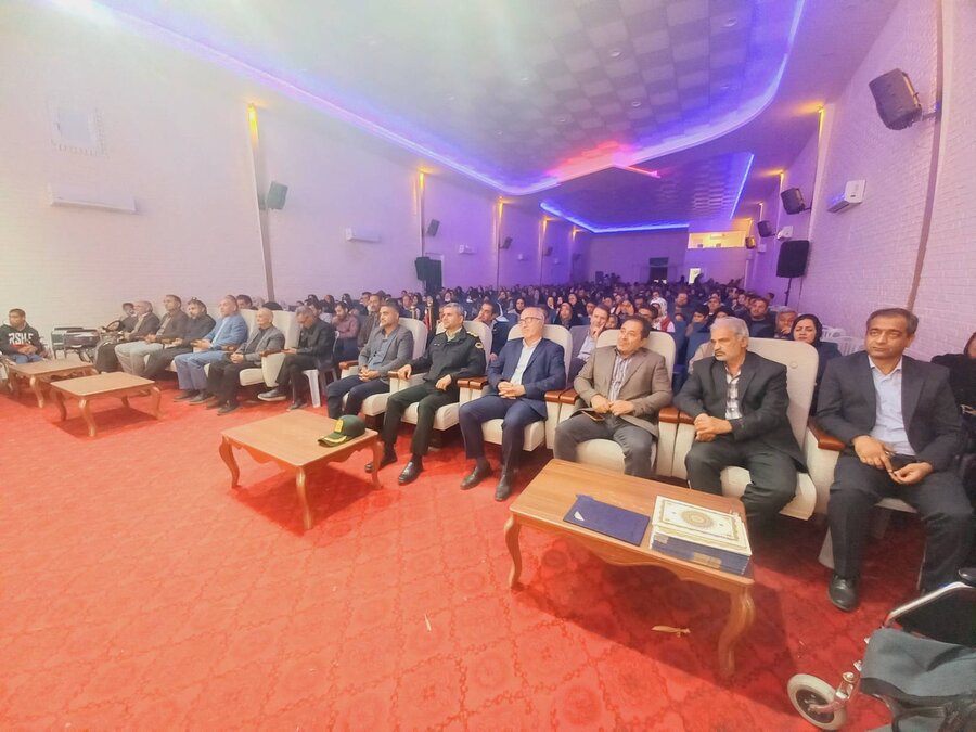 طبس/برگزاری جشن با شکوه و تقدیر از افراد دارای معلولیت با موفقيت های شاخص