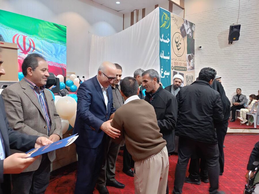 طبس/برگزاری جشن با شکوه و تقدیر از افراد دارای معلولیت با موفقيت های شاخص