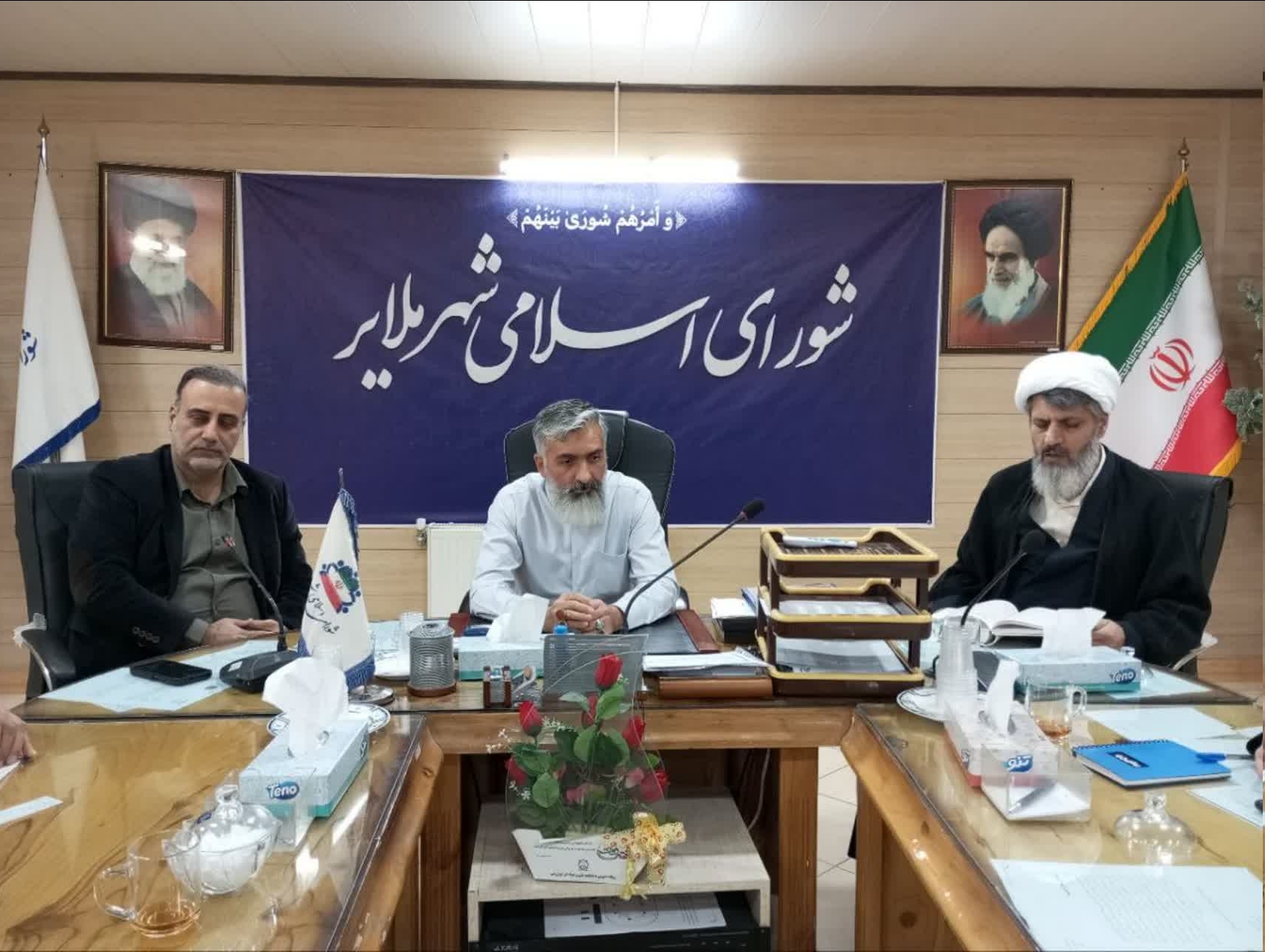  برگزاری مراسم تجلیل از نایب قهرمان کشتی المپیک ناشنوایان و مربی تیم ملی امید ایران در صحن شورای اسلامی شهر ملایر