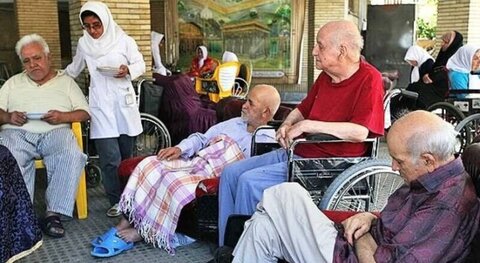 رسانه | ارائه خدمت به ۴۳۴ سالمند معلول در تویسرکان