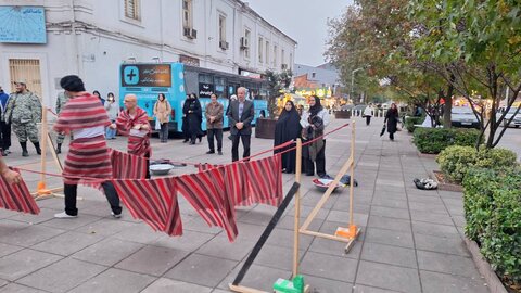 اجرای تئاتر خیابانی توسط توانخواهان به مناسبت هفته جهانی افراد دارای معلولیت