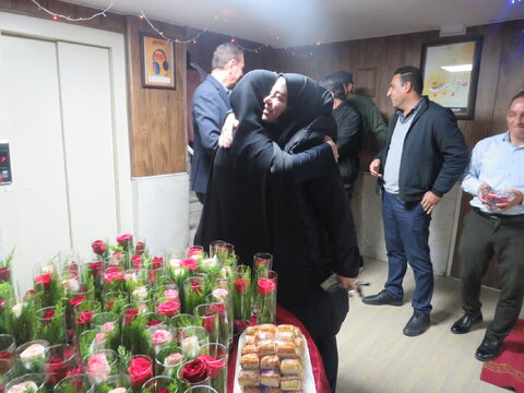 گزارش تصویری| تجلیل مدیرکل بهزیستی البرز از بانوان به مناسبت میلاد حضرت فاطمه زهرا(س) و گرامیداشت مقام زن و روز مادر