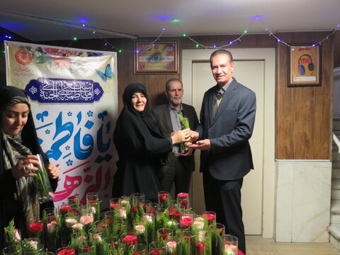 گزارش تصویری| تجلیل مدیرکل بهزیستی البرز از بانوان به مناسبت میلاد حضرت فاطمه زهرا(س) و گرامیداشت مقام زن و روز مادر