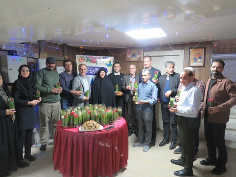 گزارش تصویری| تجلیل مدیرکل بهزیستی البرز از بانوان به مناسبت میلاد حضرت فاطمه زهرا(س) و گرامیداشت مقام زن و روز مادر