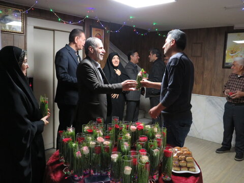 گزارش تصویری| تجلیل مدیرکل بهزیستی البرز از بانوان به مناسبت میلاد حضرت فاطمه زهرا(س) و گرامیداشت مقام زن و روز مادر