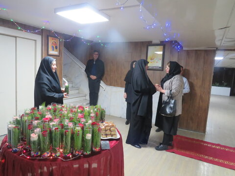 گزارش تصویری| تجلیل مدیرکل بهزیستی البرز از بانوان به مناسبت میلاد حضرت فاطمه زهرا(س) و گرامیداشت مقام زن و روز مادر