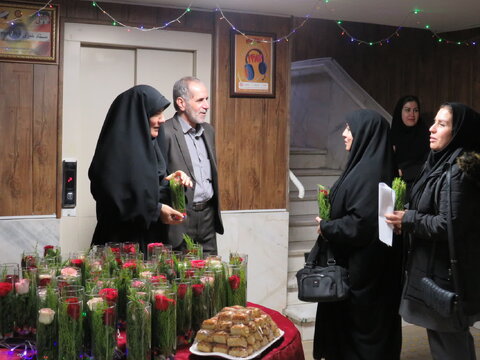 گزارش تصویری| تجلیل مدیرکل بهزیستی البرز از بانوان به مناسبت میلاد حضرت فاطمه زهرا(س) و گرامیداشت مقام زن و روز مادر