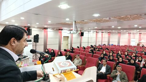 پاسداشت روز زن و تجلیل از بانوان شاغل در بهزیستی استان لرستان