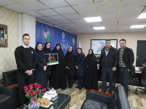 تقدیر کارکنان بهزیستی البرز از مدیرکل به مناسبت میلاد حضرت زهرا(س) و گرامیداشت مقام زن و روز مادر