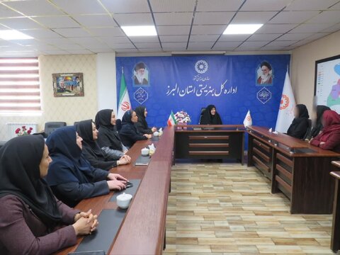 دیدار دختران هدایت‌شده به زندگی مستقل با مدیرکل بهزیستی البرز و تبریک روز ولادت حضرت زهرا (س) و روز مادر