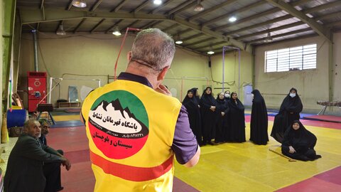 برگزاری جلسات ورزش همگانی سالمندان در مرکز مهر و گفتگوی زاهدان با همکاری اداره‌کل ورزش و جوانان