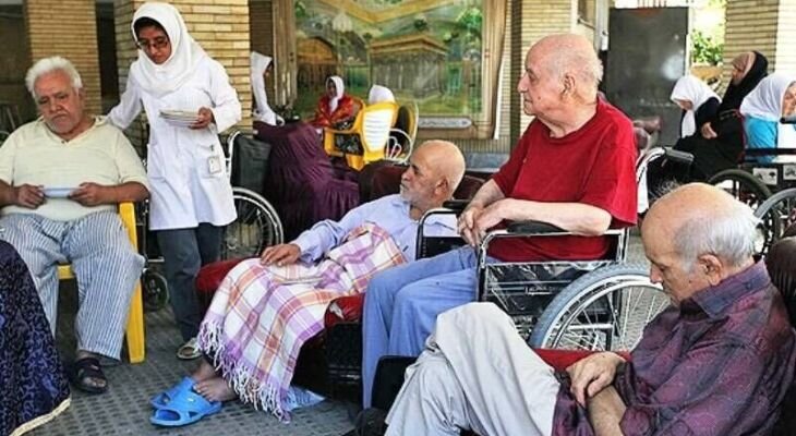 رسانه | ارائه خدمت به ۴۳۴ سالمند معلول در تویسرکان