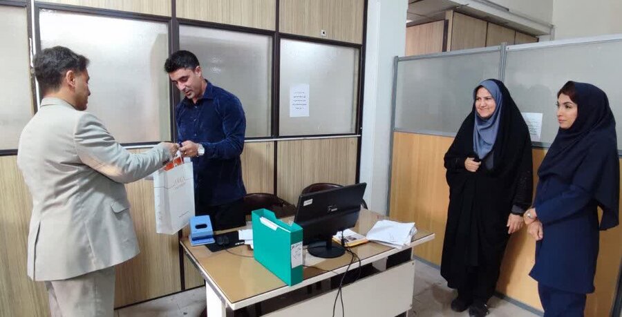 ملارد  | تقدیر از همکاران دارای معلولیت اداره بهزیستی به مناسبت روز جهانی معلولین