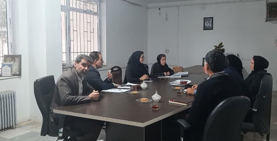 بازدید از طرح‌های خوداشتغالی در صحنه