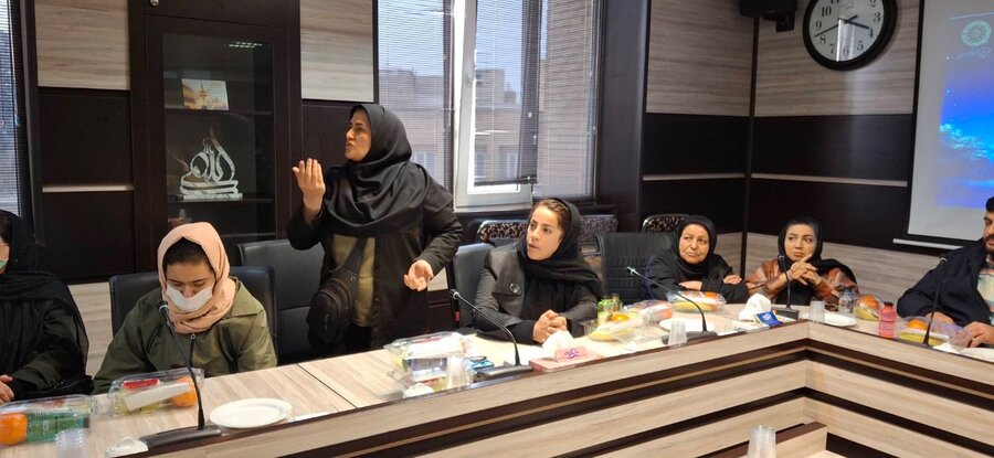 شهرری | نشست صمیمی  معاون  استاندار و فرماندارویژه شهرستان ری با نخبگان و فعالان حوزه معلولیت