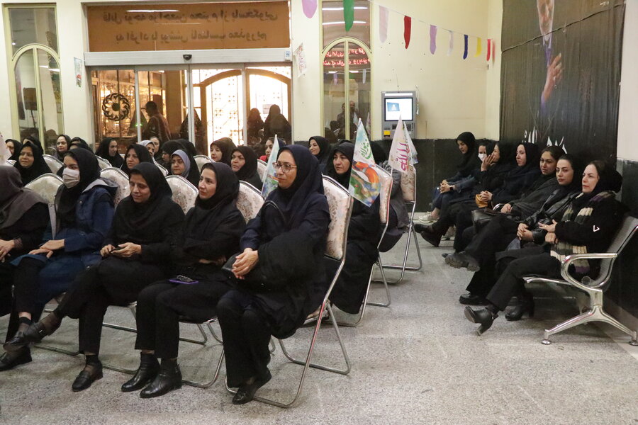 برگزاری جشن میلادحضرت فاطمه و روز زن و مادر در بهزیستی استان کرمان