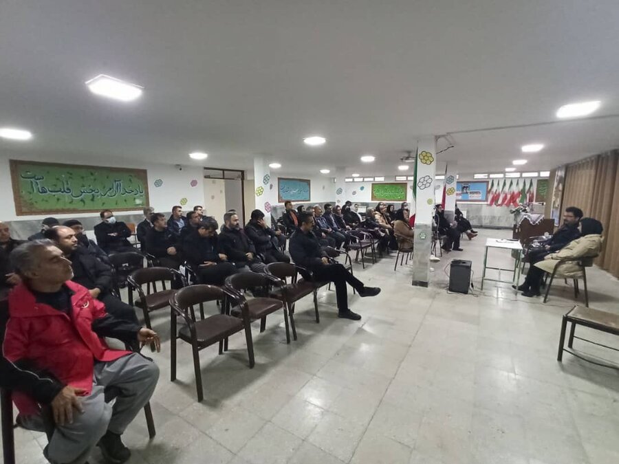 کارگاه «همراهی هوشمندانه والدین در مسیر بلوغ» در سنندج برگزار شد