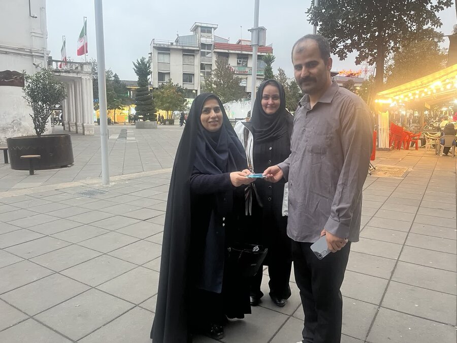 اجرای تئاتر خیابانی توسط توانخواهان به مناسبت هفته جهانی افراد دارای معلولیت