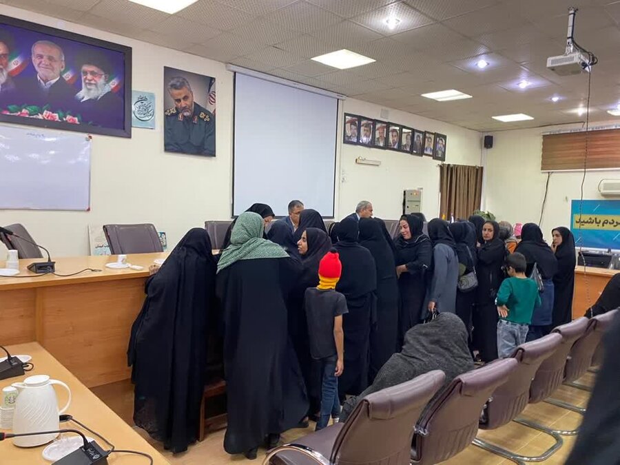 نشست رسیدگی به مطالبات زنان سرپرست خانوارشهرستان عنبرآباد