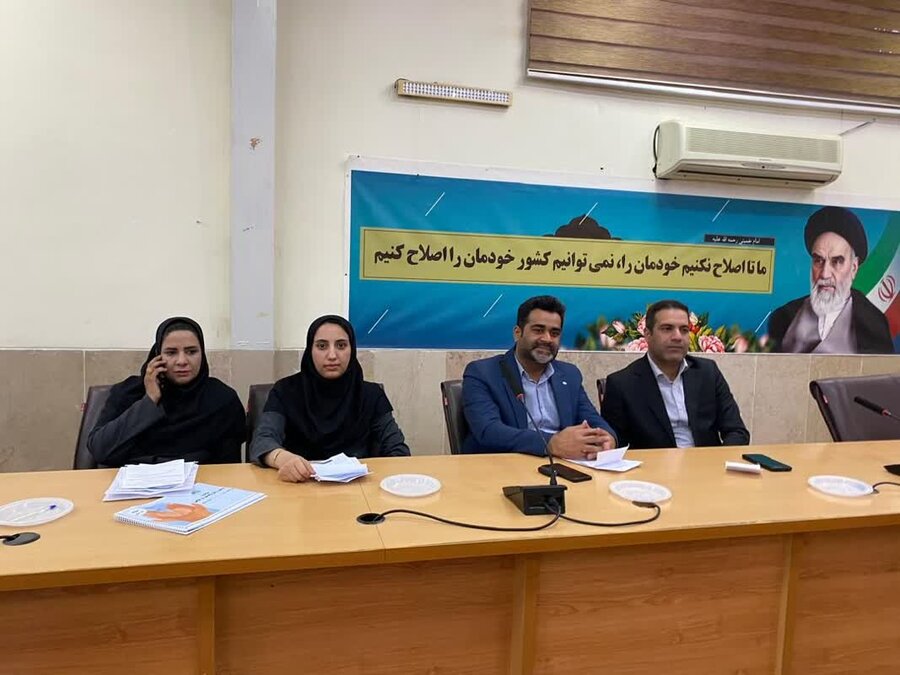 نشست رسیدگی به مطالبات زنان سرپرست خانوارشهرستان عنبرآباد