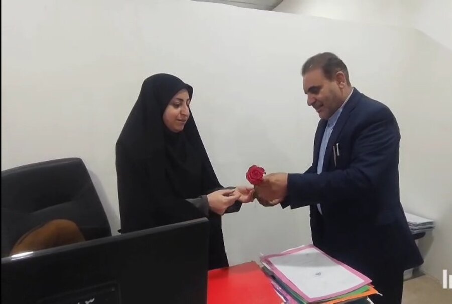 ببینیم|تجلیل از بانوان و مددکاران اداره بهزیستی دزفول 
‌