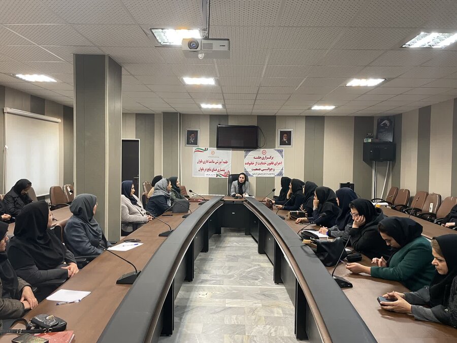 کارگاه آموزشی «بیماری‌های شایع بانوان» در قروه برگزار شد