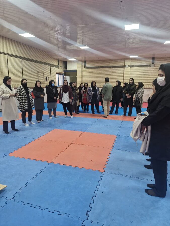 مسابقه ورزشی «کورن هول» ویژه بانوان ادارات در دهگلان برگزار شد