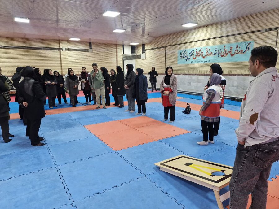 مسابقه ورزشی «کورن هول» ویژه بانوان ادارات در دهگلان برگزار شد