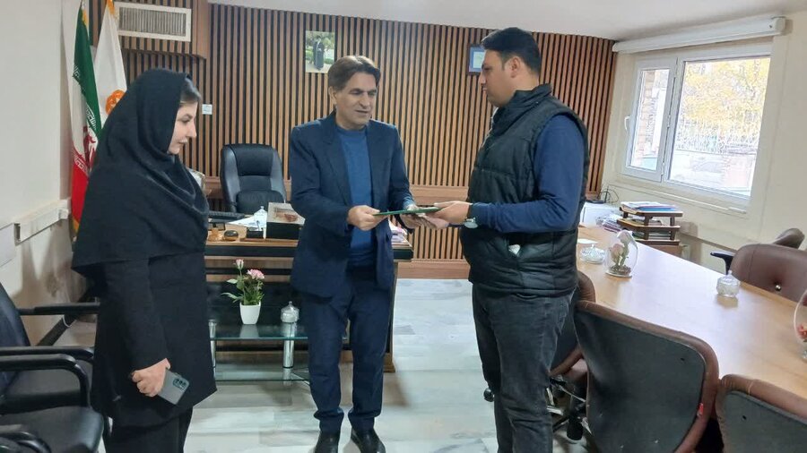 تقدیر مدیر بهزیستی سنندج از خیر نیکوکار در آستانه پویش «یلدای مهربانی»