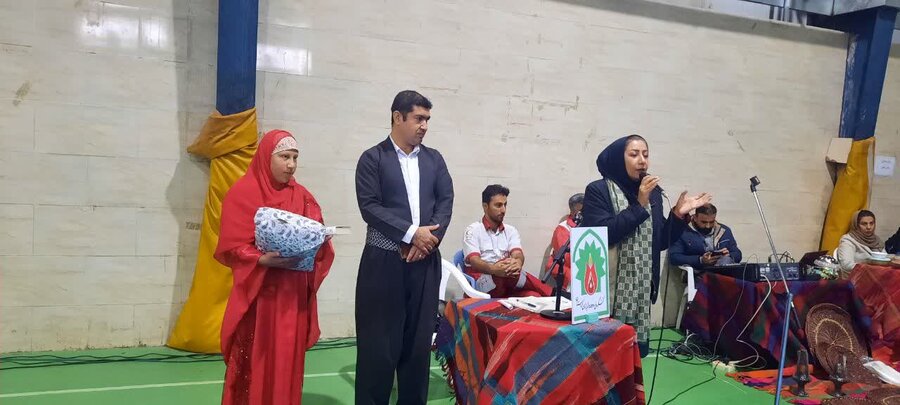 همایش فرهنگی‌ ورزشی روز زن در روستای دزلی سروآباد برگزار شد
