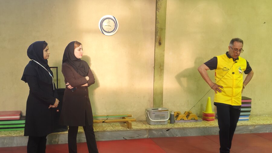 جلسات ورزش همگانی سالمندان در مرکز مهر و گفتگوی زاهدان