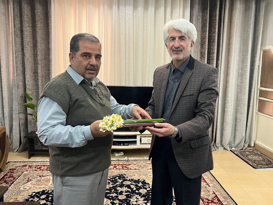 تقدیر مدیر کل بهزیستی فارس از پیشکسوت بازنشسته بهزیستی فارس 