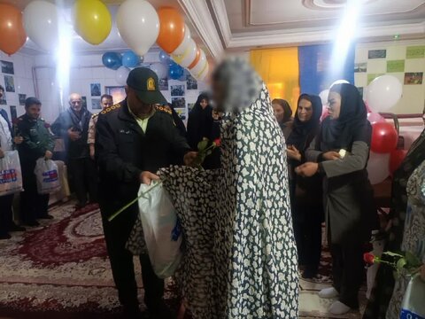 برگزاری جشن ولادت حضرت صدیقه طاهره‌(س) با حضور مسئولین در کمپ بانوان «طلوع رهایی البرز»