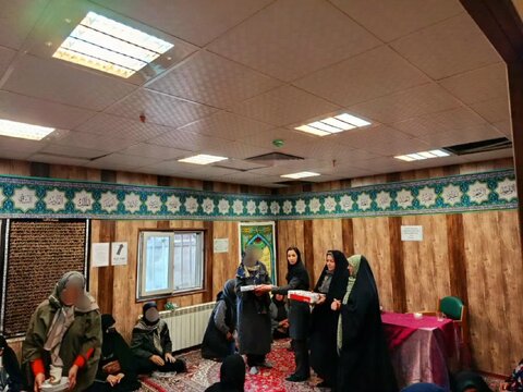 به مناسبت ولادت حضرت فاطمه (س) و روز مادر / تقدیر از بانوان محجبه توانمند بهزیستی شهرستان طالقان