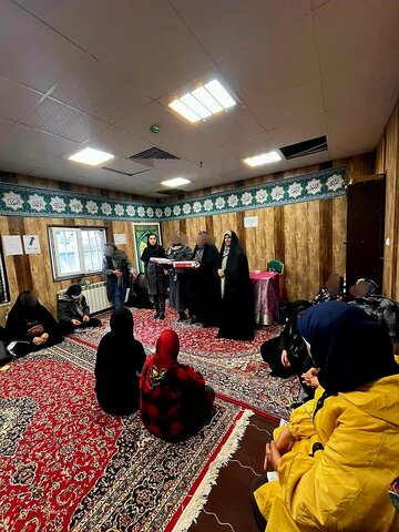 به مناسبت ولادت حضرت فاطمه (س) و روز مادر / تقدیر از بانوان محجبه توانمند بهزیستی شهرستان طالقان